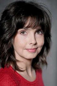 Photo of Émilie Cazenave as Amanda Amoretti