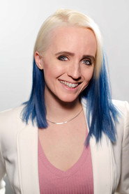 Photo of Lolo Loren as Gwen Pennington
