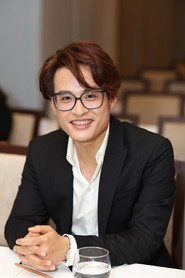 Photo of Hà Anh Tuấn as Self / Storyteller