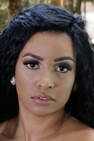 Photo of Ariella Ferraz