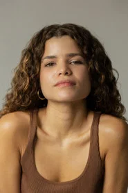 Photo of Marcella Freire as Valéria