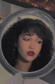 Photo of Júlia Borret as Julia