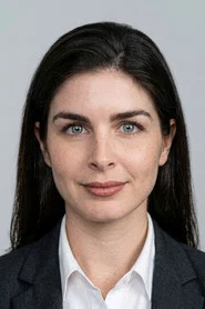 Photo of Derya Arbaş as Serap