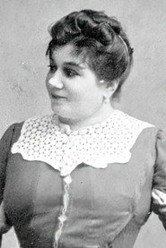 Photo of Delphine Renot as Max's Mother-in-Law (uncredited)
