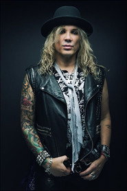 Photo of Ralph Saenz as Michael Starr