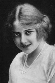 Photo of Muriel Ostriche as Mollie