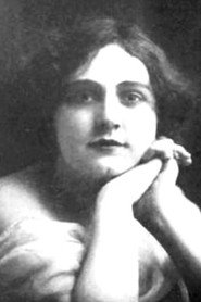Photo of Fanny Simpson as Desperate Dorothy