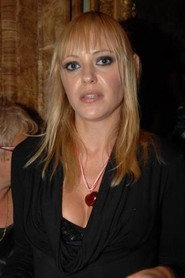 Photo of Elena Marchesini as agente di viaggi