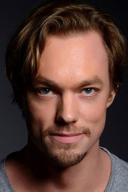 Photo of Benjamin Murray as Chris Parkinson