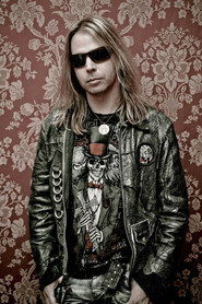 Photo of Tobias Exxel as Bass