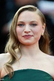 Photo of Mia Threapleton as Danni