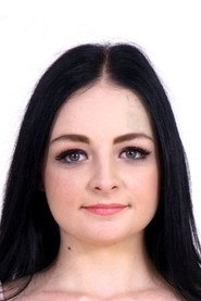 Photo of Sydney Shaw