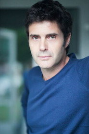 Photo of Laurent Deshusses as Un gros con