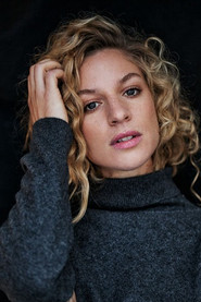 Photo of Laura Cuenca Serrano as Waitress