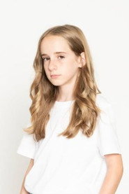 Photo of Emma Moya as Alicia