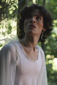 Photo of Eduardo Dealbar as Isaac Newton