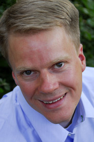 Photo of Aaron Toronto as Dr. Carver