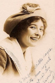 Photo of Edna Pendleton as Aronnax's daughter