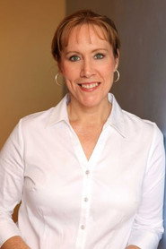 Photo of Jennifer Wilkens as Caroline Barrett