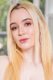 Photo of Lana Harding
