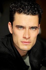 Photo of Antonios Antoniadis as Owen