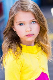 Photo of Valentina Gordon as Beverly Larkin