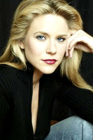 Photo of Alyson Kiperman as Taylor Earhardt