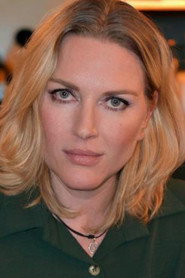 Photo of Natalia Papaioannou as Νόρα Παυλίδη Δράκου