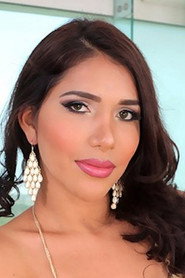 Photo of Isabella Cruz