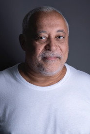 Photo of Davi de Almeida as Seu Luís