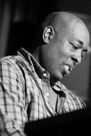 Photo of Wayne Linsey as Self - Keyboards