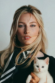 Photo of Enora Hope as Sarah