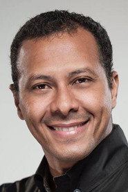 Photo of Manuel Raposo as Mario El Mago