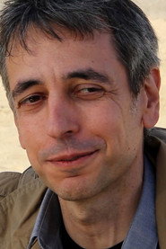 Photo of David Ayén as Hombre periodista