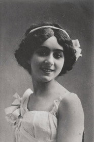 Photo of Vera Karalli as Lola, the dancer