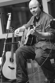 Photo of Jamie Winchester as Gitárok