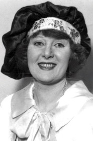Photo of Alma Francis as Beatrice Joyce