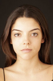 Photo of Mariana Venâncio as Joana