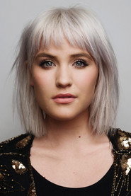 Photo of Natalie McQueen as Lauren