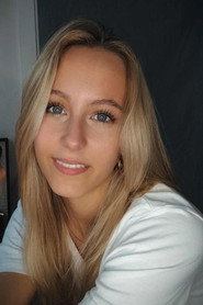Photo of Ella Johansson as Elev