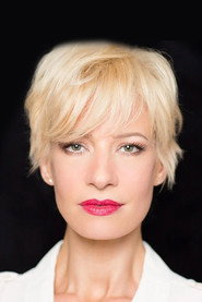 Photo of Sarain Boylan as Iris Ward
