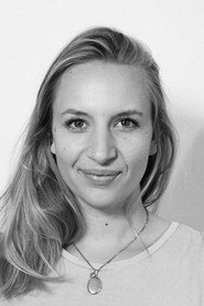 Photo of Anna Keuning as Paula
