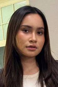 Photo of Satine Zaneta as Ussy