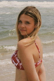 Photo of Sydney Thomas as Tonya