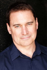 Photo of Jarrod MacLean as Detective Hunter