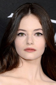 Photo of Mackenzie Foy as Murph (10 Yrs.)