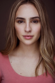 Photo of Emma Elle Paterson as Aïsha