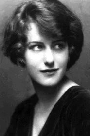 Photo of De Sacia Mooers as Bernice