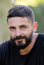 Photo of Alejandro Cardenas as Leo adulto
