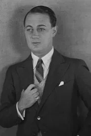 Photo of Kenneth Kent as Inspector Hanaud